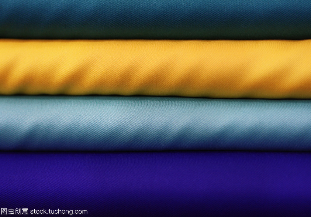 黃與藍(lán) 紡織世界中的色彩交織